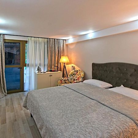 Hotel Sakhli At Chavchavadze Ave 15 Tbilisi Esterno foto