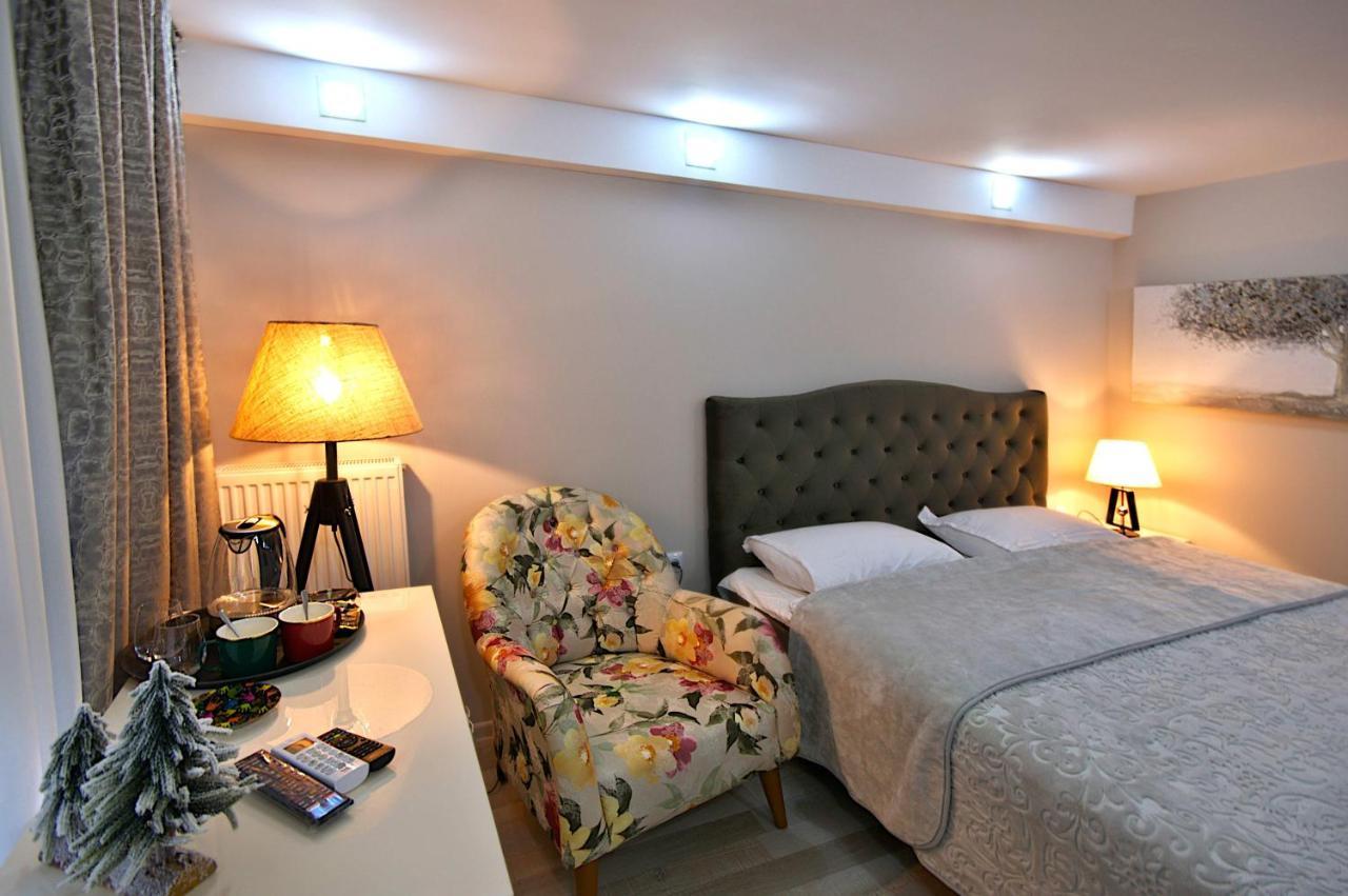 Hotel Sakhli At Chavchavadze Ave 15 Tbilisi Esterno foto