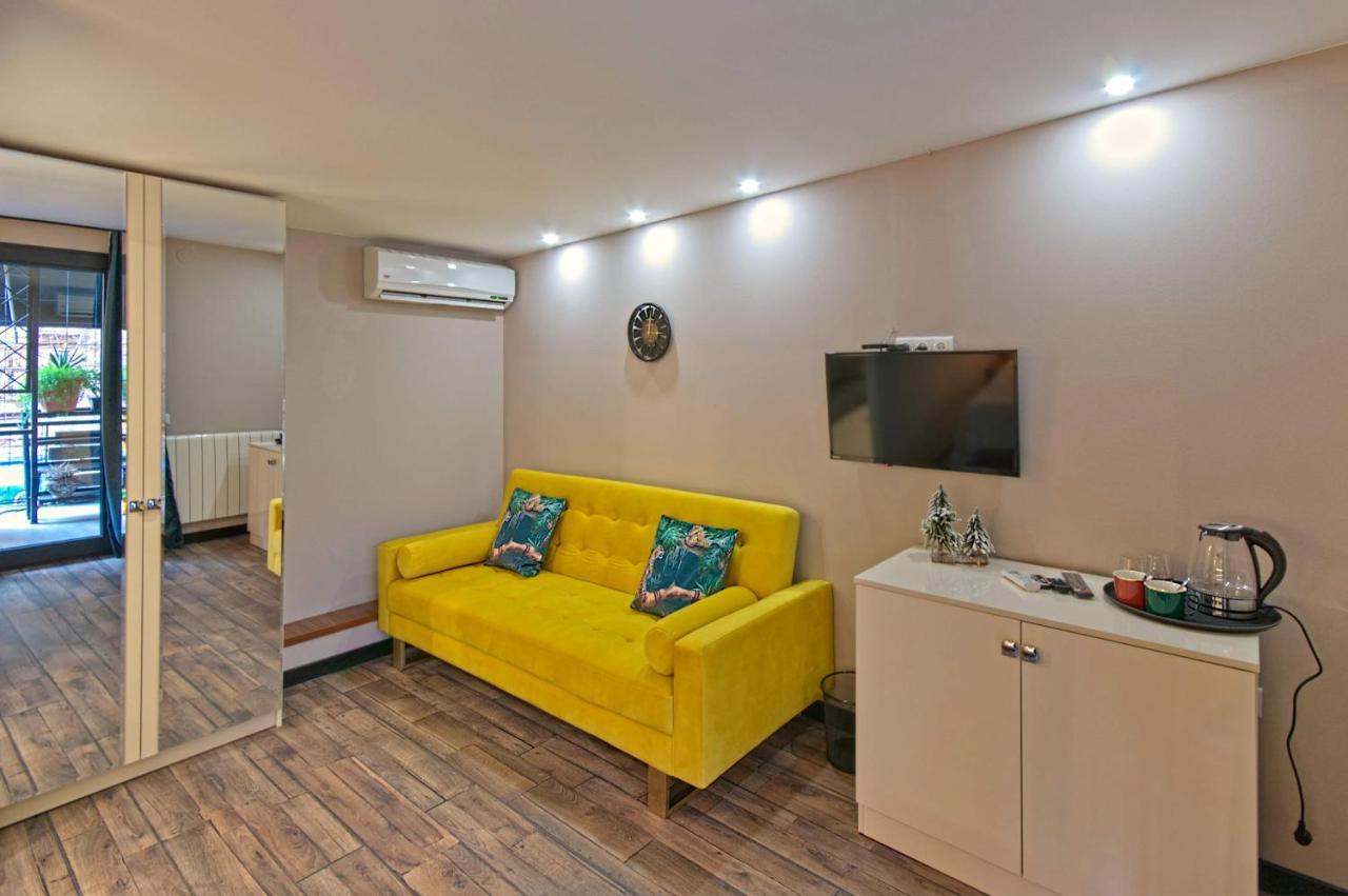 Hotel Sakhli At Chavchavadze Ave 15 Tbilisi Esterno foto
