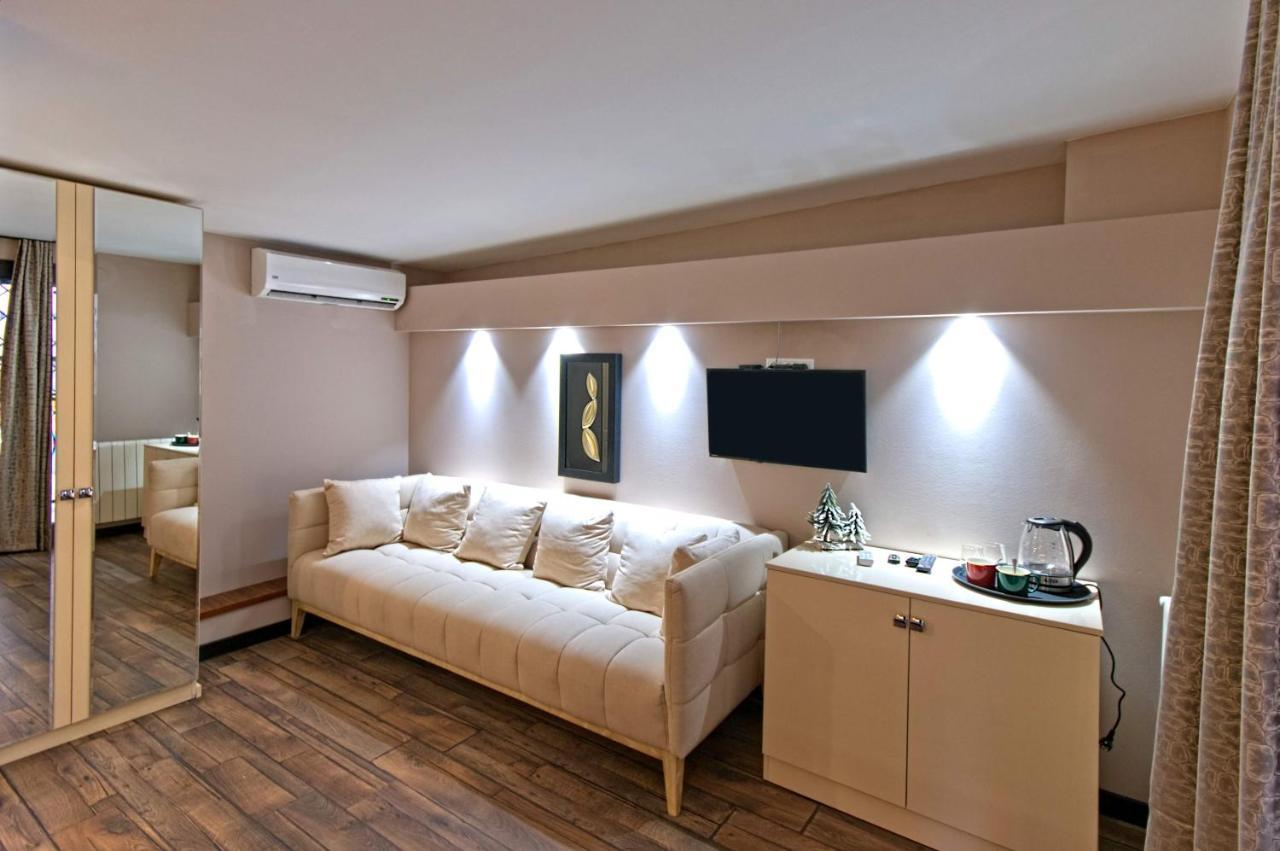 Hotel Sakhli At Chavchavadze Ave 15 Tbilisi Esterno foto