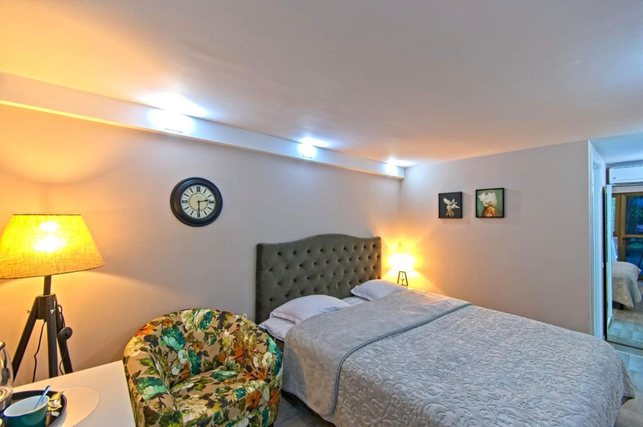 Hotel Sakhli At Chavchavadze Ave 15 Tbilisi Esterno foto